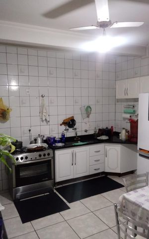 Casa à venda com 180m², 4 quartos e sem vaga Casa à venda com 180m², 4 quartos e sem vagaCozinha