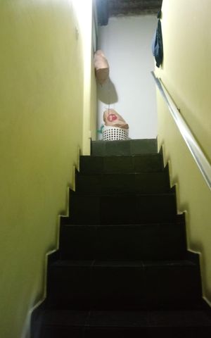 Casa à venda com 180m², 4 quartos e sem vaga Casa à venda com 180m², 4 quartos e sem vagaEscada