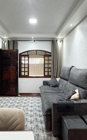Casa à venda com 125m², 2 quartos e 2 vagas Casa à venda com 125m², 2 quartos e 2 vagasSala