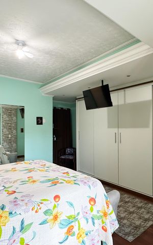 Casa à venda com 125m², 2 quartos e 2 vagas Casa à venda com 125m², 2 quartos e 2 vagasSuíte