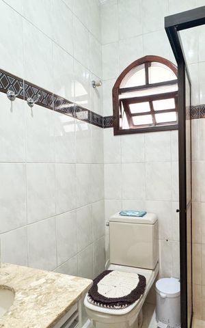 Casa à venda com 125m², 2 quartos e 2 vagas Casa à venda com 125m², 2 quartos e 2 vagasBanheiro Social