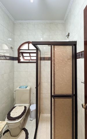 Casa à venda com 125m², 2 quartos e 2 vagas Casa à venda com 125m², 2 quartos e 2 vagasBanheiro Social
