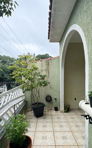 Casa à venda com 125m², 2 quartos e 2 vagas Casa à venda com 125m², 2 quartos e 2 vagasSacada - Suíte
