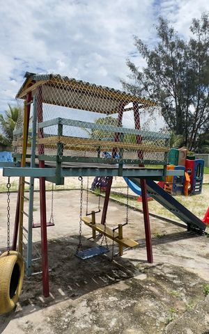 Casa para alugar com 800m², 8 quartos e 10 vagasÁrea comum - Playground