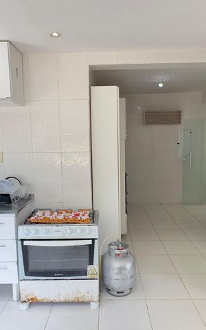 Casa para alugar com 800m², 8 quartos e 10 vagasCozinha