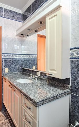 Casa à venda com 300m², 4 quartos e 4 vagas Casa à venda com 300m², 4 quartos e 4 vagasBanheiro da Suíte 3