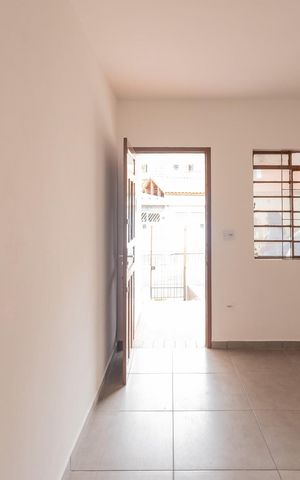 Casa à venda com 170m², 3 quartos e 3 vagas Casa à venda com 170m², 3 quartos e 3 vagasSala de estar