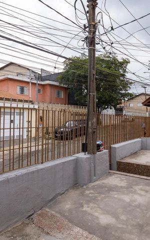 Casa à venda com 170m², 3 quartos e 3 vagas Casa à venda com 170m², 3 quartos e 3 vagasQuintal