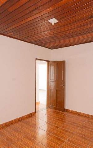 Casa à venda com 170m², 3 quartos e 3 vagas Casa à venda com 170m², 3 quartos e 3 vagasQuarto 2