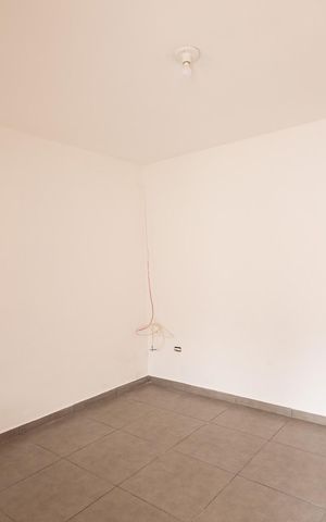 Casa à venda com 170m², 3 quartos e 3 vagas Casa à venda com 170m², 3 quartos e 3 vagasSala de estar