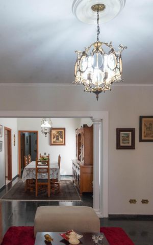 Casa à venda com 212m², 4 quartos e 3 vagas Casa à venda com 212m², 4 quartos e 3 vagasSala de Estar