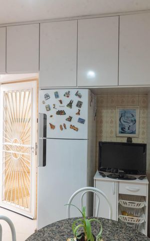 Casa à venda com 212m², 4 quartos e 3 vagas Casa à venda com 212m², 4 quartos e 3 vagasCozinha
