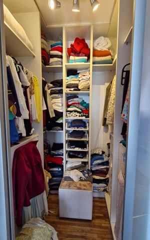 Apartamento à venda com 83m², 2 quartos e 2 vagas Apartamento à venda com 83m², 2 quartos e 2 vagasCloset