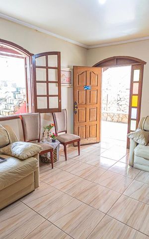 Casa à venda com 360m², 4 quartos e 4 vagas Casa à venda com 360m², 4 quartos e 4 vagassala