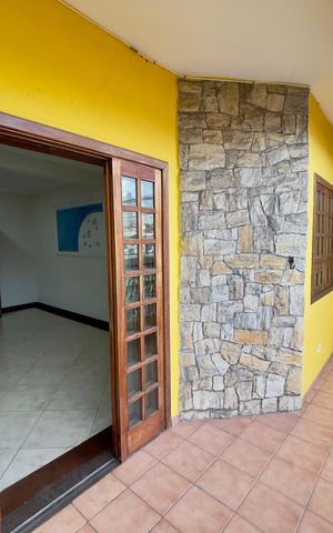 Casa à venda com 195m², 3 quartos e 2 vagas Casa à venda com 195m², 3 quartos e 2 vagasFoto 03