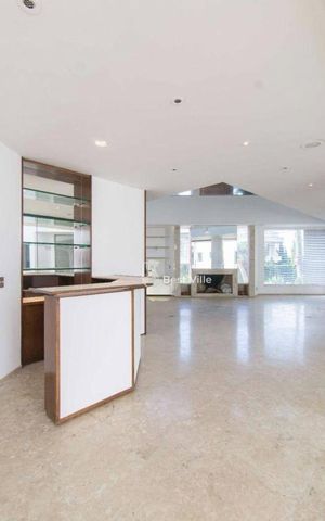 Casa à venda com 780m², 4 quartos e 8 vagas