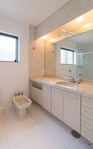 Casa à venda com 780m², 4 quartos e 8 vagas