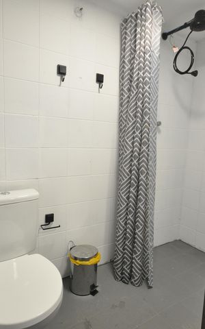 Casa à venda com 559m², 4 quartos e 6 vagasBanheiro da garagem