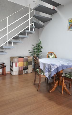Casa à venda com 559m², 4 quartos e 6 vagasSala