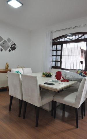 Casa à venda com 559m², 4 quartos e 6 vagasSala