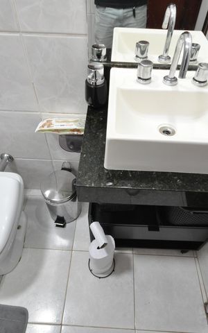 Casa à venda com 559m², 4 quartos e 6 vagasBanheiro Social