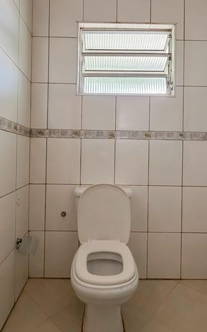 Casa à venda com 108m², 2 quartos e 1 vagaBanheiro Térreo