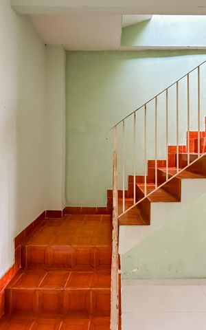 Casa à venda com 108m², 2 quartos e 1 vagaEscada