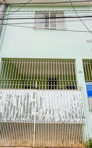 Casa à venda com 108m², 2 quartos e 1 vagaFachada