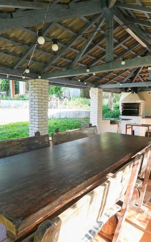 Casa para alugar com 1000m², 4 quartos e 5 vagas Casa para alugar com 1000m², 4 quartos e 5 vagasChurrasqueira