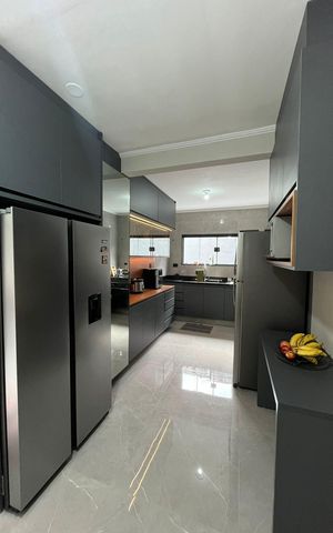 Casa à venda com 300m², 4 quartos e 3 vagas Casa à venda com 300m², 4 quartos e 3 vagasCozinha