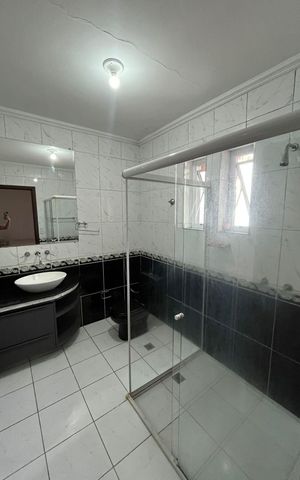 Casa à venda com 300m², 4 quartos e 3 vagas Casa à venda com 300m², 4 quartos e 3 vagasBanheiro