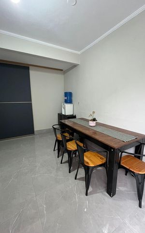 Casa à venda com 300m², 4 quartos e 3 vagas Casa à venda com 300m², 4 quartos e 3 vagasSala de jantar