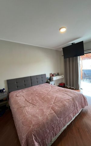 Casa à venda com 300m², 4 quartos e 3 vagas Casa à venda com 300m², 4 quartos e 3 vagasQuarto