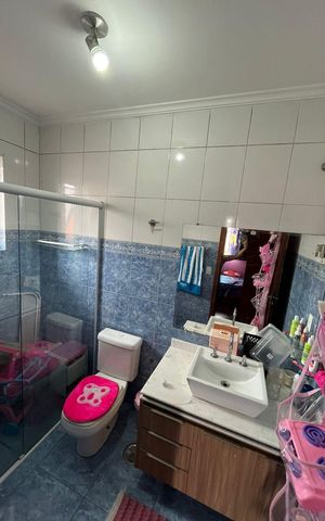 Casa à venda com 300m², 4 quartos e 3 vagas Casa à venda com 300m², 4 quartos e 3 vagasBanheiro