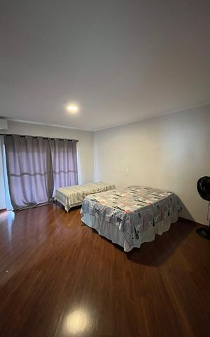 Casa à venda com 300m², 4 quartos e 3 vagas Casa à venda com 300m², 4 quartos e 3 vagasQuarto