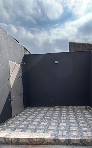 Casa à venda com 300m², 4 quartos e 3 vagas Casa à venda com 300m², 4 quartos e 3 vagasÁrea externa