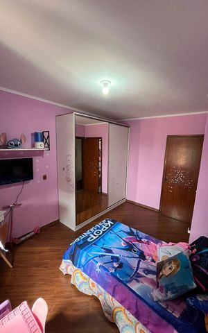 Casa à venda com 300m², 4 quartos e 3 vagas Casa à venda com 300m², 4 quartos e 3 vagasQuarto