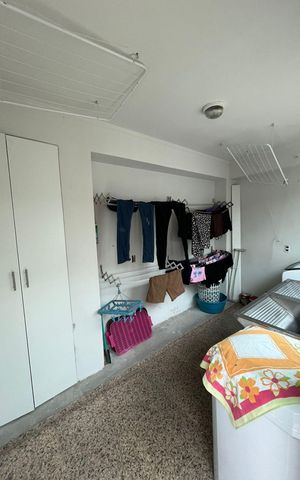 Casa à venda com 300m², 4 quartos e 3 vagas Casa à venda com 300m², 4 quartos e 3 vagasÁrea de serviço
