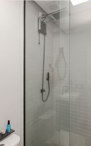 Casa à venda com 149m², 3 quartos e 2 vagas Casa à venda com 149m², 3 quartos e 2 vagasBanheiro de Serviço