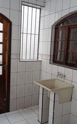 Casa à venda com 129m², 3 quartos e 4 vagas