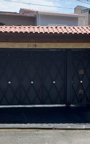 Casa à venda com 129m², 3 quartos e 4 vagas