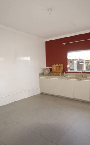 Casa à venda com 390m², 5 quartos e 6 vagascozinha 2