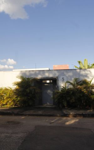 Casa à venda com 390m², 5 quartos e 6 vagasfachada