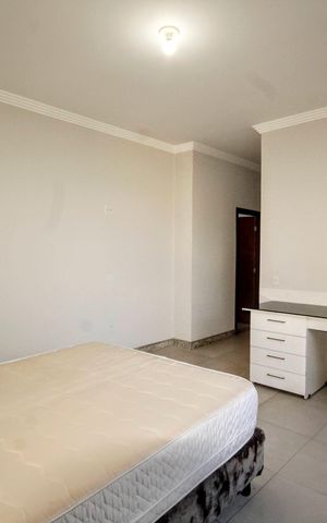 Casa à venda com 390m², 5 quartos e 6 vagasquarto 2