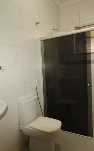 Casa à venda com 390m², 5 quartos e 6 vagasbanheiro 4