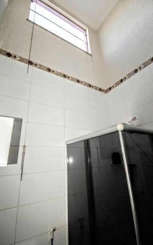 Casa à venda com 390m², 5 quartos e 6 vagasbanheiro 2