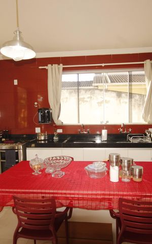 Casa à venda com 390m², 5 quartos e 6 vagascozinha