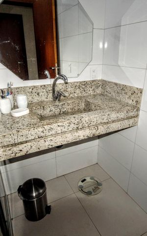 Casa à venda com 390m², 5 quartos e 6 vagasbanheiro 2