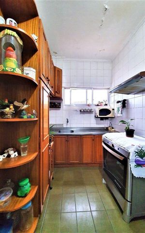 Apartamento à venda com 103m², 3 quartos e sem vaga Apartamento à venda com 103m², 3 quartos e sem vagaCozinha