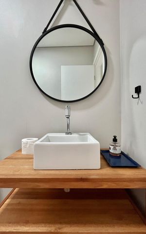 Casa de condomínio à venda com 340m², 4 quartos e 4 vagas Casa de condomínio à venda com 340m², 4 quartos e 4 vagasBanheiro da área externa